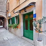 Marco Polo Centro Storico 로비니