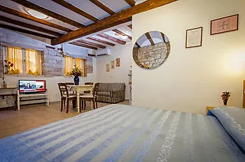 Marco Polo Centro Storico 3* רוביני
