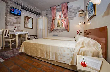 Marco Polo Centro Storico מלון רוביני