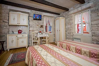 Marco Polo Apartment *