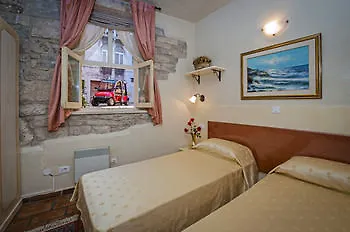 Marco Polo Apartment *